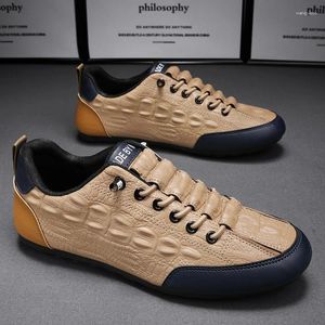 Chaussures décontractées 2024 Muisseurs pour hommes Vulcanisés Sneakers Tendance coréenne Cuir Slip on Boats Mocasins