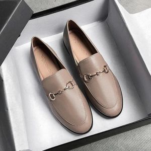 Chaussures décontractées 2024 Luxury Flat Quality PU Leather Design Female Rétro
