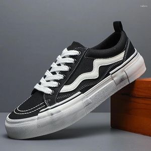 Casual Schoenen 2024 Mannen Mode Sneakers Canvas Rijden Wandelen Slijtvaste Voor Mannelijke Skate Flats Slip Op 24043