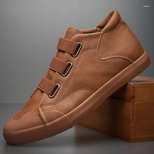 Zapatos casuales 2024 Tendencia de cuero para hombres Trend transpirable PU Men Designe de desgaste Resistente zapatillas Británicas Wild Wild Simple 20245