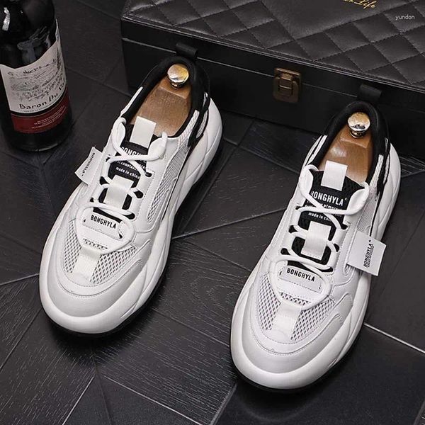 Chaussures décontractées 2024 Men de baskets Fashion Net Yarn Breatte Agmentation de la plate-forme interne Street Street Trend Cool Mixed Colors Board Shoe
