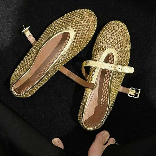 Chaussures décontractées 2024 Nouvelles femmes Gold Flats Ballet Chaussures Dance Hollow Out Mesh Walking Loafers Madies Mary Janes Strap Espadrilles Sandales d'été T240419