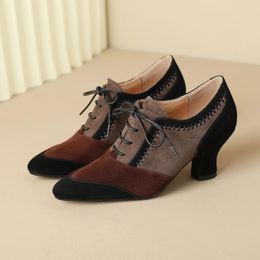 Casual schoenen 2024 Oxford Women Lace Up puntige teen mode dames zakelijke jurk bruine hak oxfords vrouw