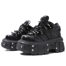 Chaussures décontractées 2024 Punk Style Femmes Lace-Up Heel Hauteur 6cm Plateforme Femme Gothique Bottes Rock Boots Metal Decor Sneakers