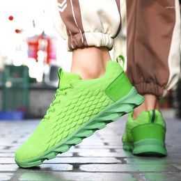 Chaussures décontractées 2024 Running Sneakers For Men Green Platform Trainers Breatch Athletic Shoe Sports masculins légers
