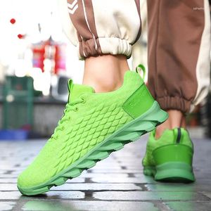 Chaussures décontractées 2024 Running Sneakers For Men Green Platform Trainers Breatch Athletic Shoe Sports masculins légers