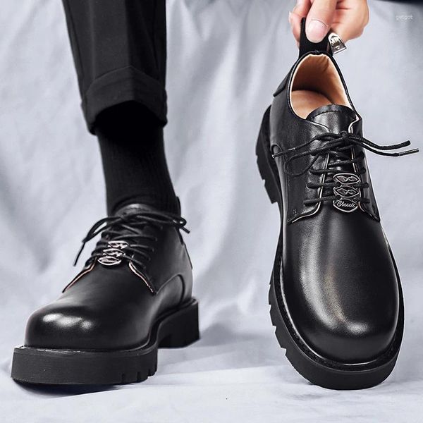 Zapatos informales 2024 S/s tendencia estilo callejero británico adolescentes altura de cuero aumento para hombres vestido de fiesta diario negro Hombre lujo