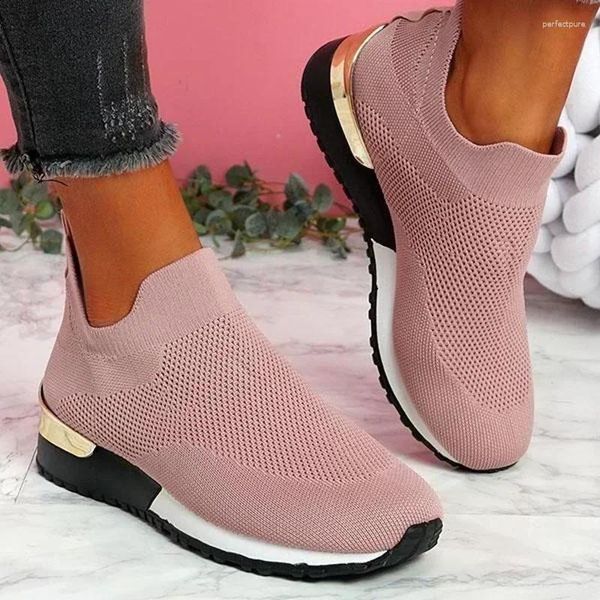 Chaussures décontractées 2024 Couleur solide Sports Chaussures Femmes Vulcanisés Slip-On Fashion confortable