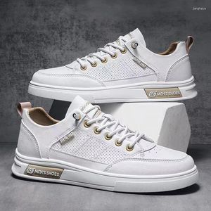 Zapatos informales 2024 Fashion de primavera y otoño Jóvenes All-Match Sneakers tendencia a la luz transpirable de los hombres vulcanizada para hombres