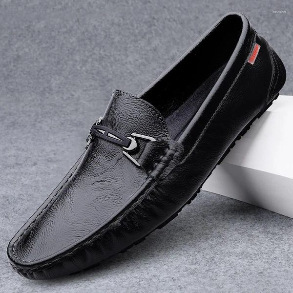 Chaussures décontractées 2024 Spring and Automn Men Fashion Slip on de haute qualité en cuir mocassins mocassins conduisant