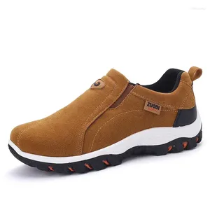 Chaussures décontractées 2024 Spring and Summer Men Sneakers plats légers Light Running Black Khaki Mens Mandard Travel Plus taille 48