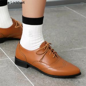 Casual schoenen 2024 Spring herfst Women Oxford Flats Brogue Pu Leather Black Office Buitenzool vrouwelijk puntige teen ballet derby dames