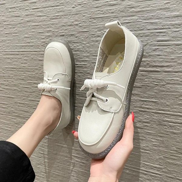 Chaussures décontractées 2024 Spring Clear Bottom En cuir femme Round Toe Couleurs mixtes Sneakers Mules Femme Creepers Flats Big Taille 43