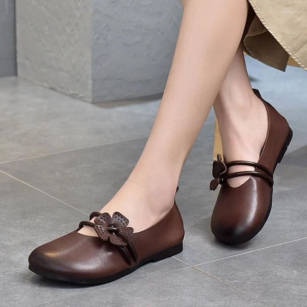 Chaussures décontractées en cuir véritable pour femmes, chaussures décontractées, fleurs faites à la main, talon plat, semelle souple, couche supérieure en peau de vache, printemps 2024