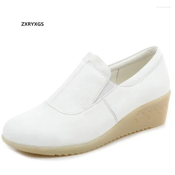 Zapatos casuales 2024 Primavera Cuero genuino completo Blanco Mujeres Cuñas Suela suave Trabajo de invierno cálido