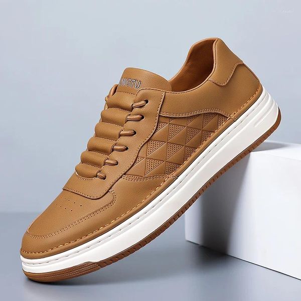 Zapatos casuales 2024 Primavera Moda para hombre Conciso Pequeño Blanco Alta calidad Skateboarding Hombres Cómodas zapatillas para caminar