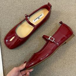 Chaussures décontractées 2024 Printemps Femmes Noir Fashion Fashion Robe Red Dames Mary Jane Soft Sole rond Ballerina extérieure