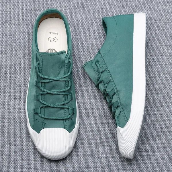 Zapatos casuales 2024 lienzo de estilo simple zapatillas de deporte para hombres transpirables tierras de moda vulcanizan la moda de la moda coreana