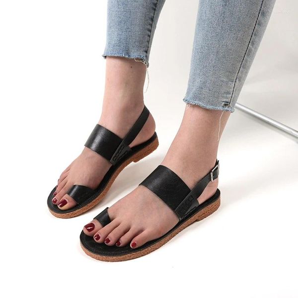 Zapatos casuales 2024 Estilo Las sandalias de moda doradas para mujeres doradas para mujeres chanclas de tacón bajo tacón