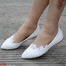 Casual schoenen 2024 Zomer Ballet Flats White Lace Bruid Bruiloft Flat Low Heel zonder hakken Dames Kleedpompen Zoet 43 Loafers