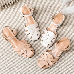 Casual schoenen 2024 Zomer Elegante vrouw vierkant teen Boat meisje fetisj buckle 3cm hiel hoogte mode flats zoete sandalen lolita op blote voeten