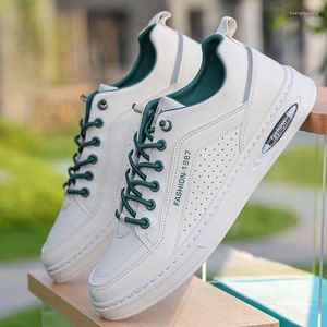 Zapatos informales 2024 moda de verano versátil pequeño blanco para tablero deportivo transpirable para hombres con una pierna protagonizada por perezoso