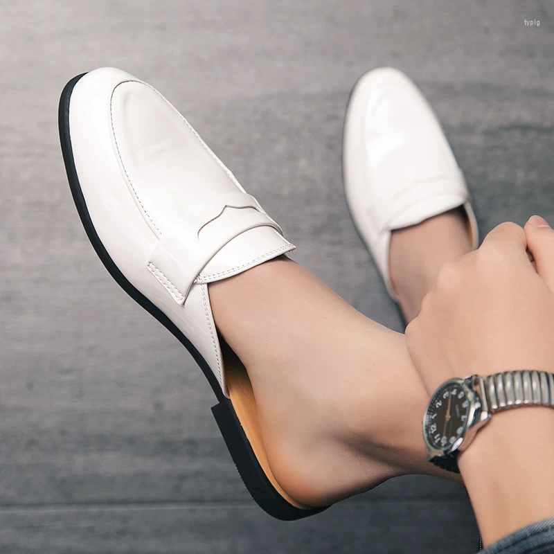 Sıradan Ayakkabı 2024 Yaz Katırları Erkekler İçin Yarı Terlik Beyaz Deri Erkek Loafers Flip Flops Erkek Slaytlar Düz Sandalet