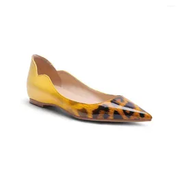 Chaussures décontractées 2024 Fashion féminine d'été Vérineuse en cuir Single Point Point Gradient Fatwalk Farwalk Flats Leopard Shoe