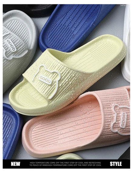 Chaussures décontractées 2024 Summer Femmes Slippers Bath Plateforme épaisse