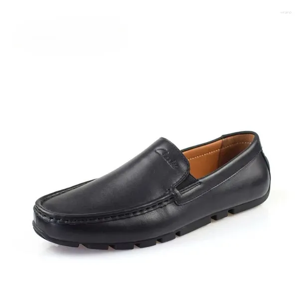 Chaussures décontractées 2024 Muisseurs de tendance hommes Véritable glissement de cuir sur chaussure pour hommes brun noir homme homme anti-marche