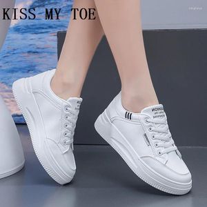 Chaussures décontractées 2024 White Saison Simple Pu Chaussure Femme Sport Sneakers Flats Platform For Women Ladies Trainers Zapatos Mujer