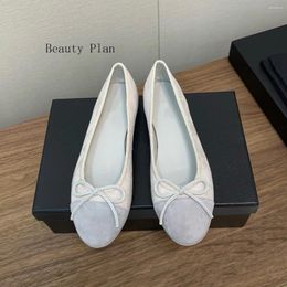 Chaussures décontractées 2024 Femme Point Toe Elegant Sexy Bow Ballet Flats Simple Classic Sandales Mariage Été Vibe d'été