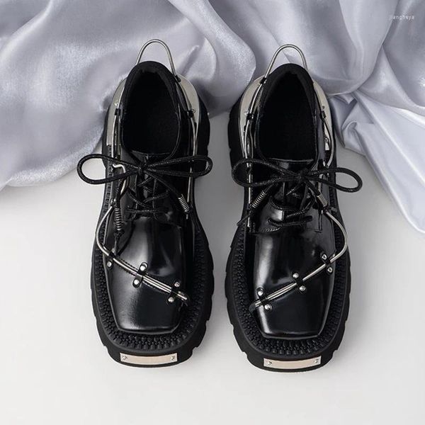 Chaussures décontractées 2024 Femmes Style Punk Cuir À Lacets Talon Plateforme Femme Gothique Bottines PU Métal Décor Baskets À Fond Épais
