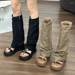 Chaussures décontractées 2024 Plateforme de concepteur de sandale pour femmes Mode Bottes-hauts-hauts Summer Y2K Punk Ladies Round Toe Slipper Gothic Zipper Trend