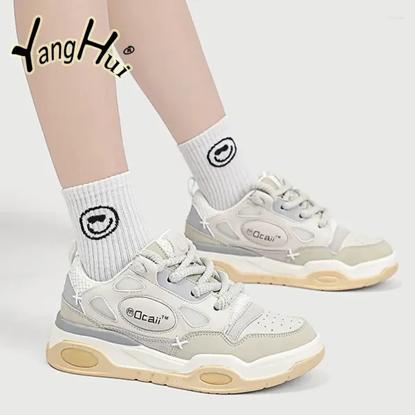 Chaussures décontractées 2024 Femmes Sneakers All-Match Lettre design de style coréen Spring Automne Couple Plateforme Sports Sports Résistant à l'usure