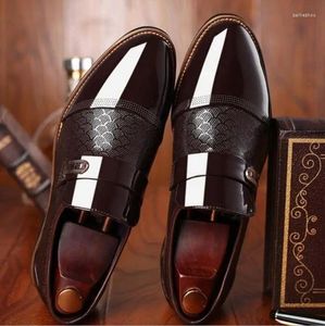 Casual schoenen 2024Business Dress Men Formele bruiloft puntige teen mode pu lederen flats oxford voor