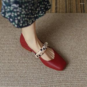 Casual schoenen 22 Early Spring Square Head Retro Red Mary Jane vrouwen Lage hak zacht bodem leer zoet lint parel mujer
