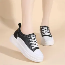 Chaussures décontractées 37-38 Hauteur clé Badminton Sneakers Vulcanize Luxury Femmes 2024 Skate Shose for Children Sport Fashion TOUT