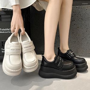 Casual schoenen 8,5 cm dikke zool verhoogde sneakers veer microfiber lederen mode ronde teen hoog platform pompen dames comfortabele wig