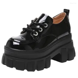 Chaussures décontractées 8cm Patent Cuir Microfibre Bottes de cheville durable Pompes Spring Women Mary Jane Motorcycle Plateforme d'automne coin 2024