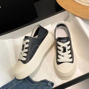 Casual schoenen 9 jaar oude winkel Echt leer Dames Lage mode Waterdichte dikke zolen Witte vulcaniseer hardloopsneakers