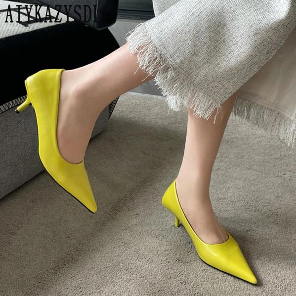 Zapatos casuales aiykazysdl amarillo rosa beige dulces de color bombas de color mujer dama de la oficina del dedo del pie puntiaguda del tacón de tacón stripper femenino 2024
