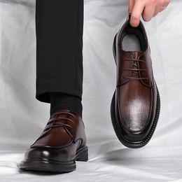 Casual schoenen All-match Men Leather Fashion Wedding Vintage Footwear Classic Male Business Oxfords