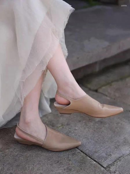 Zapatos informales Artmu Sandalias de punta puntiaguda para mujeres Taladas cerradas de tacón