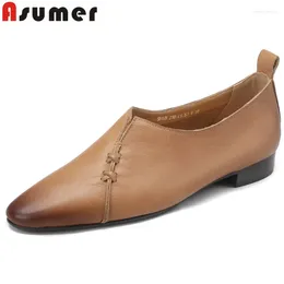 Casual schoenen asumer 2024 slip op lente flats loafers echte lederen vrouw vintage ronde teen dames