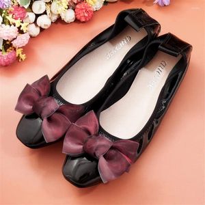 Chaussures décontractées Aucvee Elegant Shallow Mouth Ladies Ladies travaillent de grande taille Moccasin Ballet Flats authentiques Slip en cuir ON pour les mocassins pour femmes