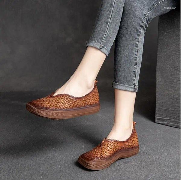 Chaussures décontractées Automne Flats Femmes Locs authentiques Slip en cuir sur les femmes Mocasins féminins 2024 Arrivée Sho