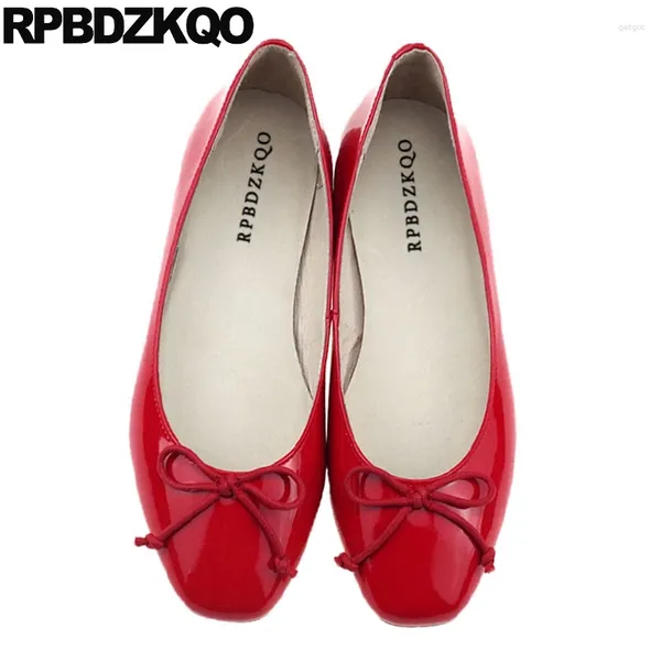 Chaussures décontractées ballet brevet en cuir ballerine italienne grande taille Femmes rouges personnalisées avec un petit bec mignon orteil carré arc blanc