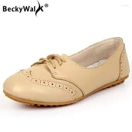 Chaussures décontractées Beckywalk Spring Far's Flat Laçage dames solide étudiante confortable femme plates sapato féminino wsh2687