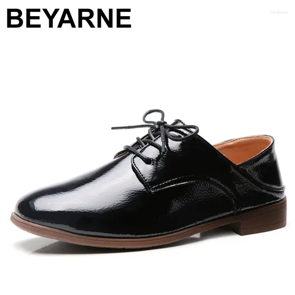 Chaussures décontractées Beyarne Style britannique Black Patent Leather Oxford pour femmes printemps Small Square Talon Fashion Low Low